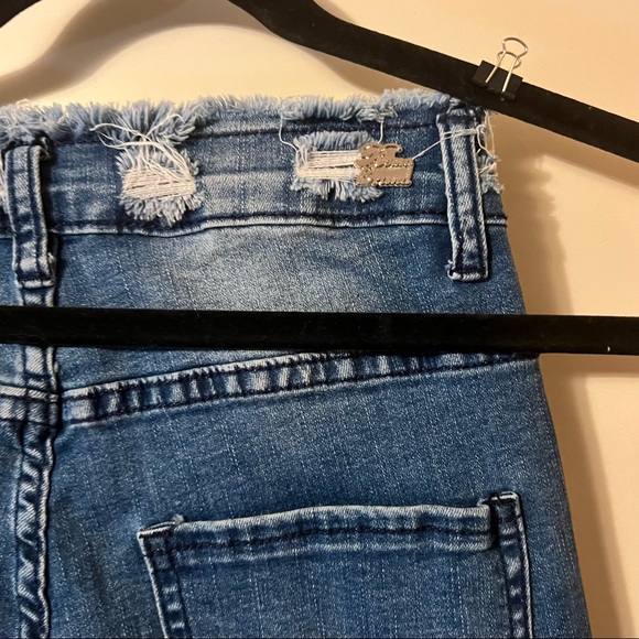 High Rise  Destructed Jeans - Picture 5 of 8